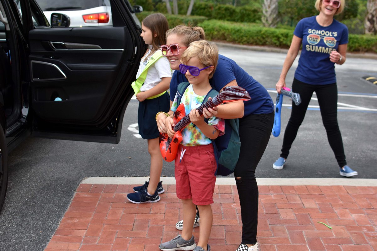 StEdsVero's tweet photo. When Mrs. Given's and Ms. Puttick's kindergarten students arrived for their last day of school on Friday all decked out in the tie-dye t-shirts they made during field day, they were greeted like 'first grade rock stars', red carpet and all!
https://t.co/WdGo2BlalU
#HowSESgrows https://t.co/nVL3SvSHC5