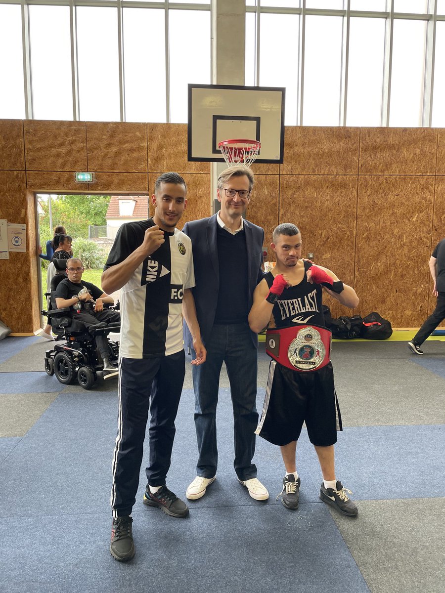 ADUMONTIER60700's tweet photo. Magnifique après-midi avec le ⁦⁦@BCOPSM⁩ sous le signe du sport et du handicap. Oui, notre pays irait mieux s’il y avait 36 500 BCOP ! Oui, notre pays irait mieux si le handicap était enfin reconnu non plus comme une charge mais comme un atout, ce qu’il est ! https://t.co/p3lAOXr96R
