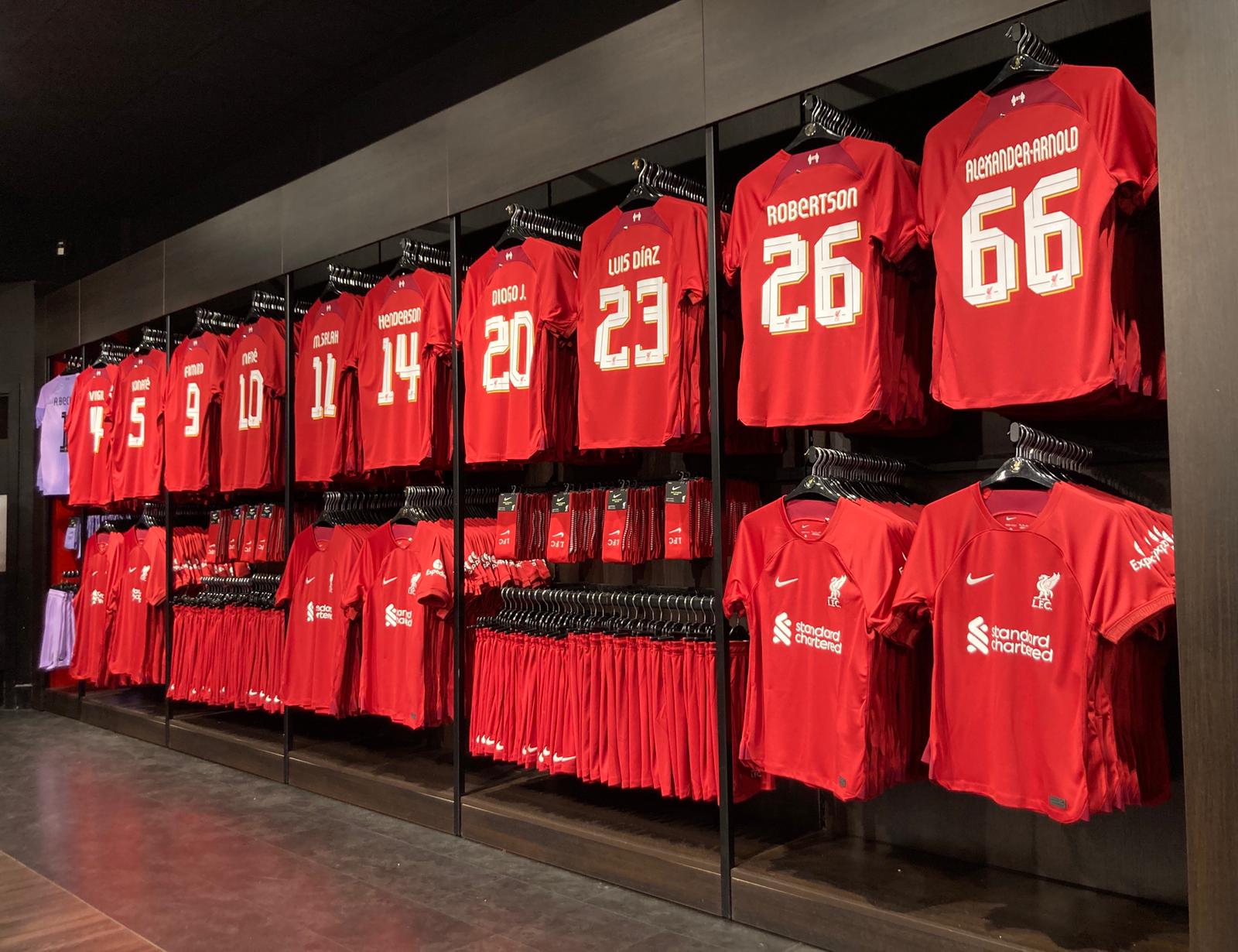 luis-garcia-officially-opens-new-lfc-store-in-singapore-liverpool-fc