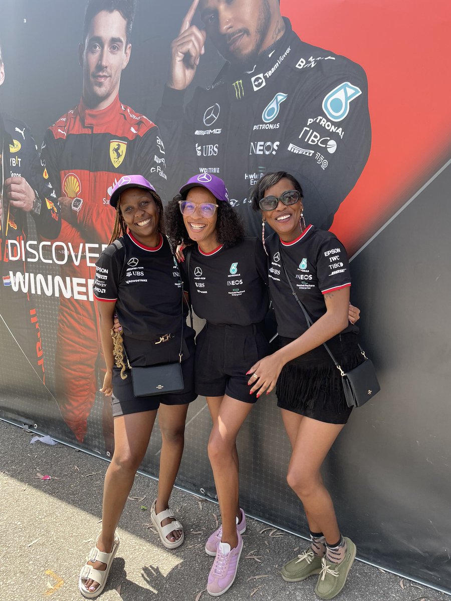 Dudstar_'s tweet photo. Race day 🏁💜 #TeamLH #SpanishGP https://t.co/8geoP4krzs