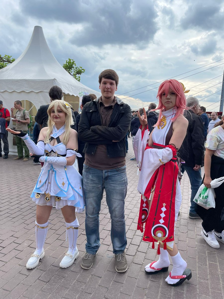 ArthurTheGuy's tweet photo. Visited the "Japan Day" with a group of friends yesterday. https://t.co/1JeEShJAbQ
^ This article explains what it is.
I'll never forget the constant traffic jam as a pedestrian with how many ppl visited. 😅
In all honesty though it's been a while since I've had this much fun! 🥰 https://t.co/leCDREnVAr
