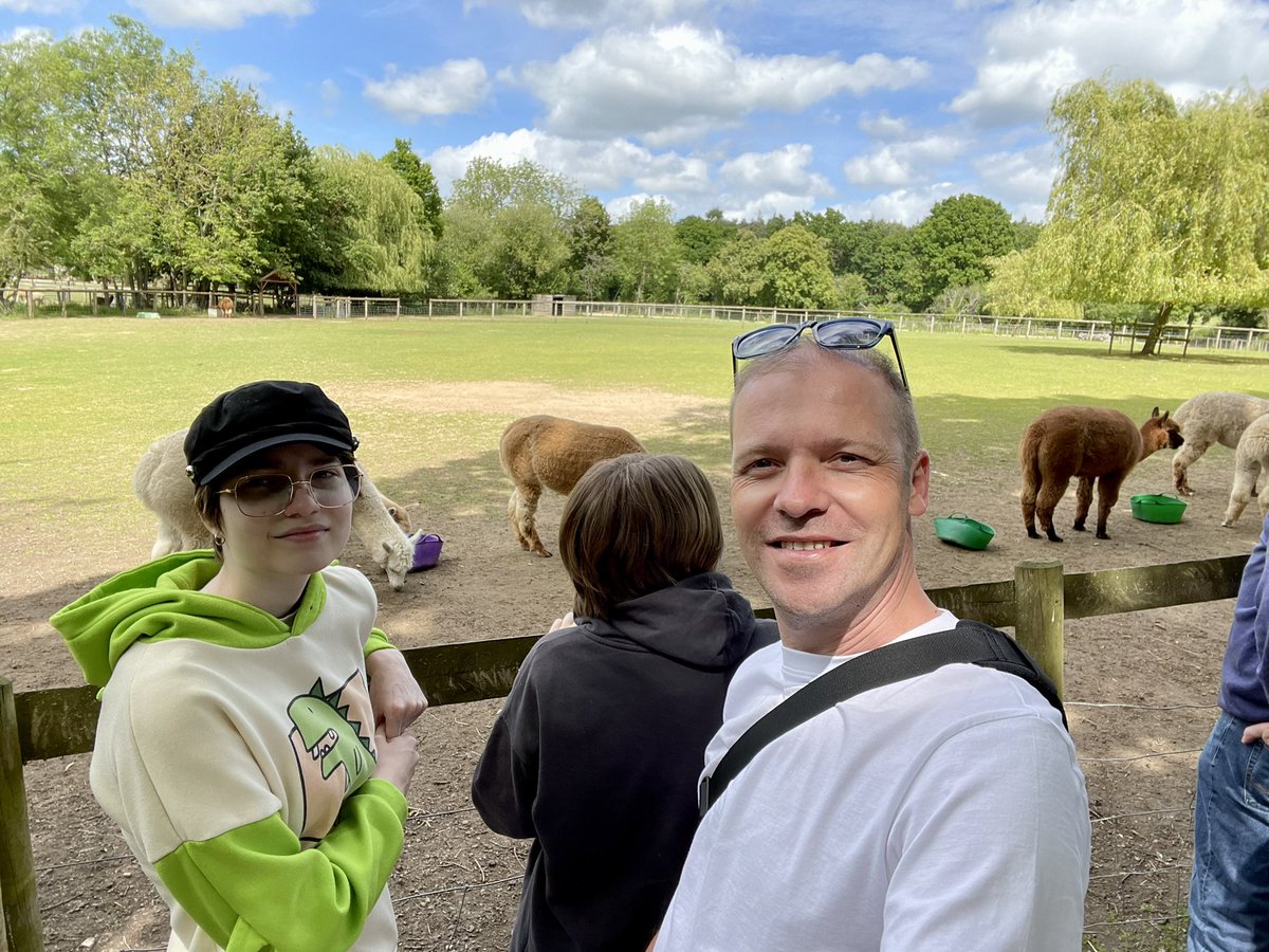 SZecius's tweet photo. Lovely day at Pennybridge farm. We had a good time and we make some memories! โ๏ธ๐ฆ Love The Alpacas! ๐ #alpacas #daddyweekend #dayout #familytime #happyday #nurselife https://t.co/JuSv03Z4cs