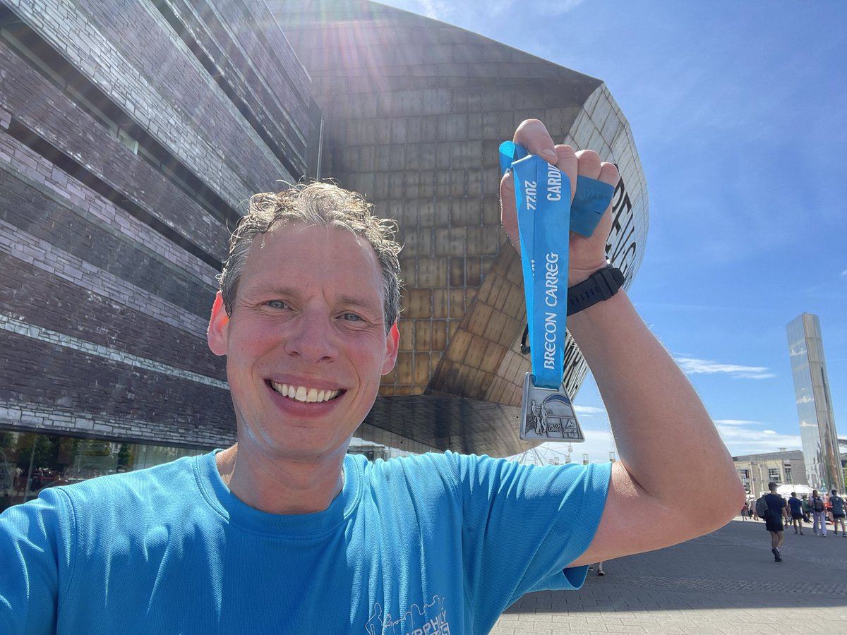 TheCottam's tweet photo. Hamstring pain kicked in after a flying 6km which meant no PB at today’s #CardiffBayRun but a lot of fun anyway 🏃♂️ https://t.co/4TTCVjbF95