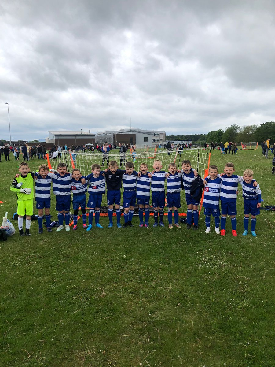 Dyce2014's tweet photo. Local festival this weekend! Thanks you Kemnay for hosting @ADJFADevelopme1 Boys are getting use to chopping and changing from grass &amp; astro, good development #youthfootball #development COYD🔵⚪⚽️ @DyceBC1980 https://t.co/SnHA2G1aHn