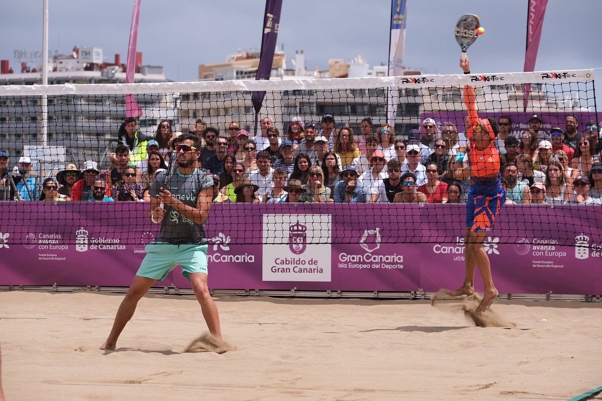 Centro_ApPROBA's tweet photo. ¡Cómo están las finales! 🔥

Como hemos visto durante la semana estamos presenciando un nivel altísimo en la jornada de hoy domingo 🙌🏾

#tenisplaya #sandseries #laspalmasgc #playalascanteras #grancanaria #GCIslaEuropeaDelDeporte https://t.co/WHwVovL9zD