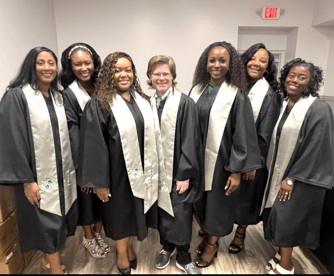 This is the day we all have been working towards! Congratulations to the inaugural c/o 2022!!!🎓 🎓🎓🎓🎓🎓You’ve created a culture of excellence and set the bar high for the underclassmen. We celebrate you, Go Forth and Be Great! #ForeverAStingray <a href="/HCPS_SumnerHS/">Sumner High School</a> <a href="/AddisonGDavis/">Addison Davis</a>