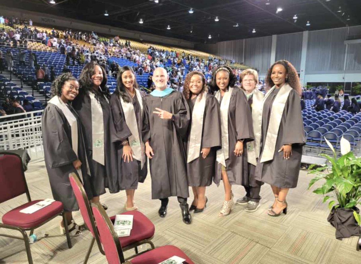 sumner_guidance's tweet photo. This is the day we all have been working towards! Congratulations to the inaugural c/o 2022!!!🎓 🎓🎓🎓🎓🎓You’ve created a culture of excellence and set the bar high for the underclassmen. We celebrate you, Go Forth and Be Great! #ForeverAStingray @HCPS_SumnerHS @AddisonGDavis https://t.co/WaZHkciFvf