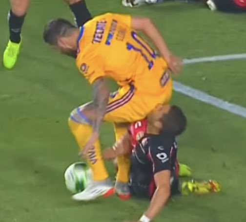 nocontextfooty's tweet photo. https://t.co/hzhhtgYddA