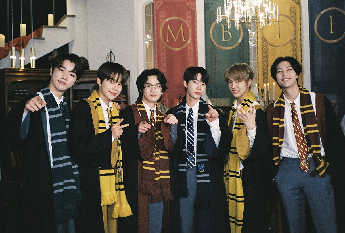 ncthall's tweet photo. 220522 🪄🦌🐶🐻🐰🐹🐱🪄
#쟈니 #쿤 #도영 #정우 #성찬 #지성
#JOHNNY #KUN #DOYOUNG #JUNGWOO #SUNGCHAN #JISUNG
#MBTI_Chamber #NCT_and_the_Secret_of_MBTI
#NCT_MBTI
#THE_NCT_SHOW #엔쇼
#NCT #NCT127 #NCTDREAM #WayV https://t.co/vKB1Y9wvI9 https://t.co/fU7mQnSv7N
