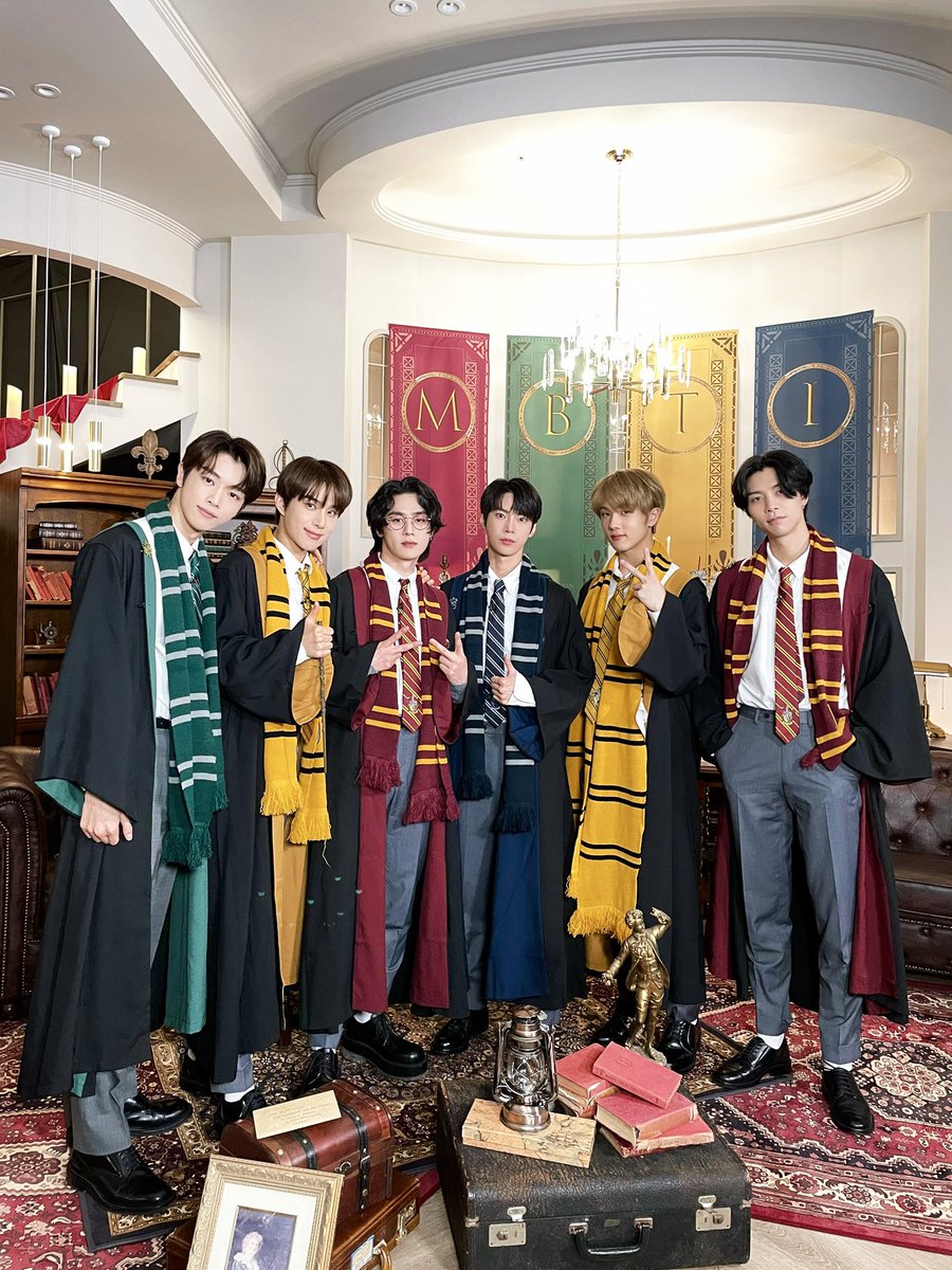 ncthall's tweet photo. 220522 🪄🦌🐶🐻🐰🐹🐱🪄
#쟈니 #쿤 #도영 #정우 #성찬 #지성
#JOHNNY #KUN #DOYOUNG #JUNGWOO #SUNGCHAN #JISUNG
#MBTI_Chamber #NCT_and_the_Secret_of_MBTI
#NCT_MBTI
#THE_NCT_SHOW #엔쇼
#NCT #NCT127 #NCTDREAM #WayV https://t.co/vKB1Y9wvI9 https://t.co/fU7mQnSv7N