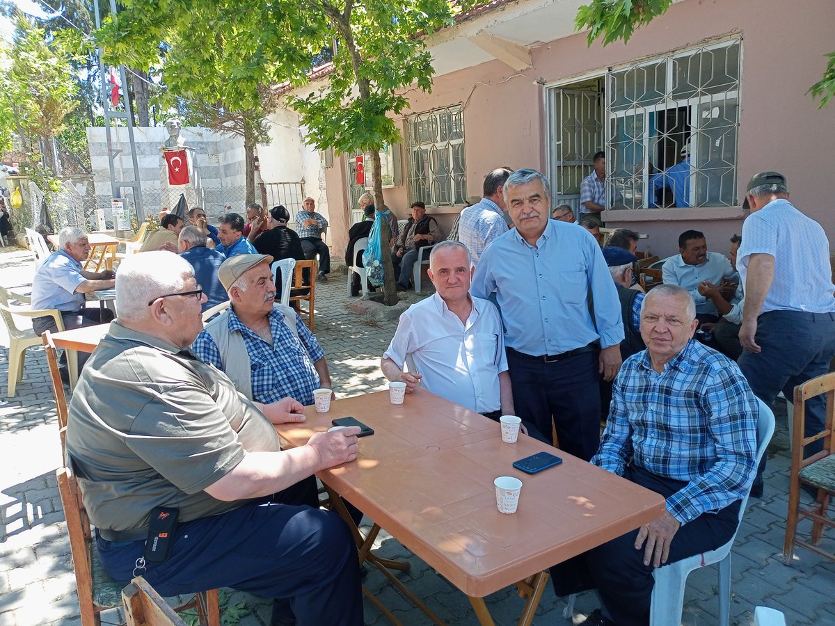 DoBergama's tweet photo. Bugün Paşaköy Mahallesi ve Sarıcaoğlu mahallesi köy hayırlarına İl Disiplin Kurulu Üyemiz Sayın İlhan KORKMAZ İlçe Başkanımız Sayın Mustafa KARAKAYA İlçe Yönetim Kurulu Üyemiz Sayın Metin KIRATLI ve İlçe Gençlik Kolları Başkanımız Sayın Tufan COŞKUN ile birlikte katılım sağlandı https://t.co/2zkTDbyZ2u