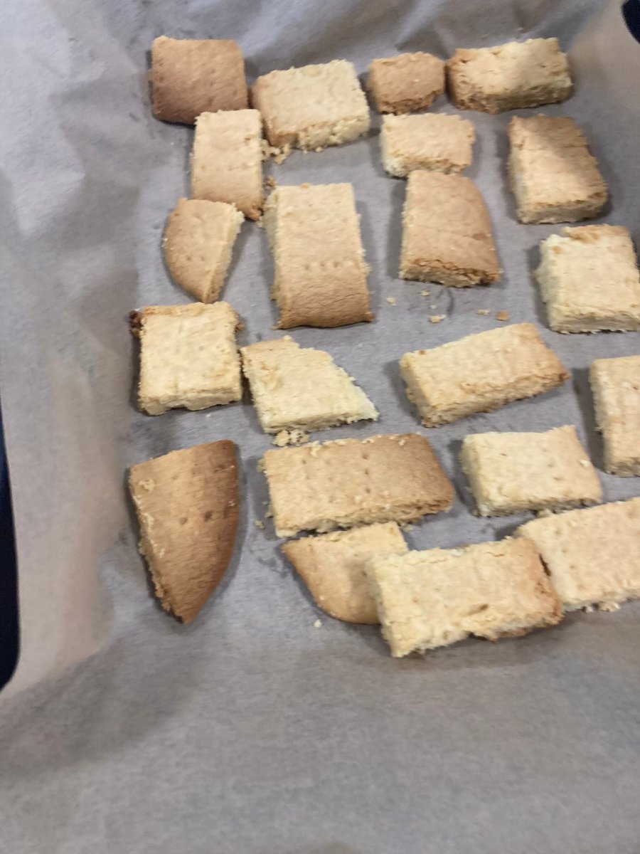 KwesiGyan81's tweet photo. Sunday baking at Becklin the guys really enjoyed it. #OTTeam #powerofOT #Kinga#Ward3 https://t.co/cnMyp9It0w
