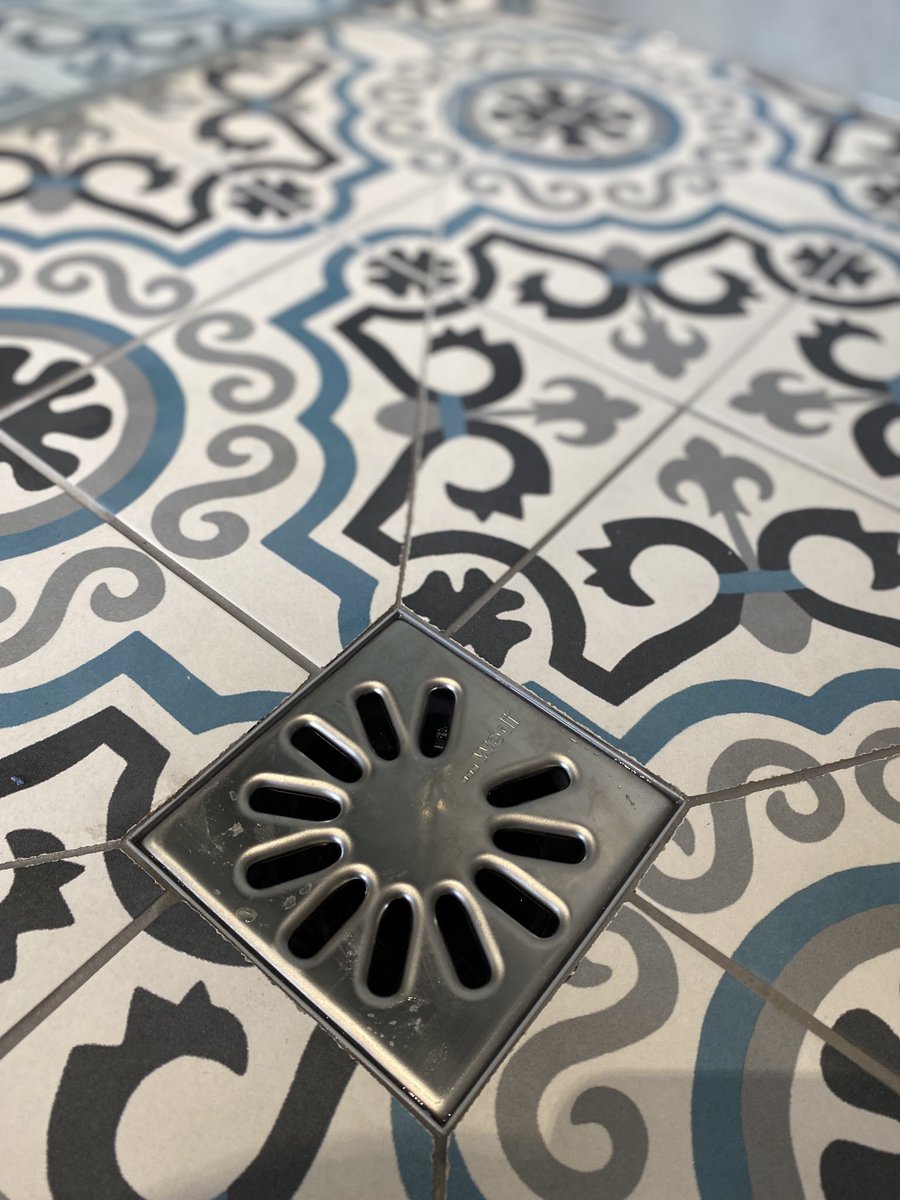 Tiled wet-room floor we did for a customer a little while back. Quite like these patterned tiles 😍
#wetroom #tiles #bathrooms #nottingham 
mintplumbing.co.uk