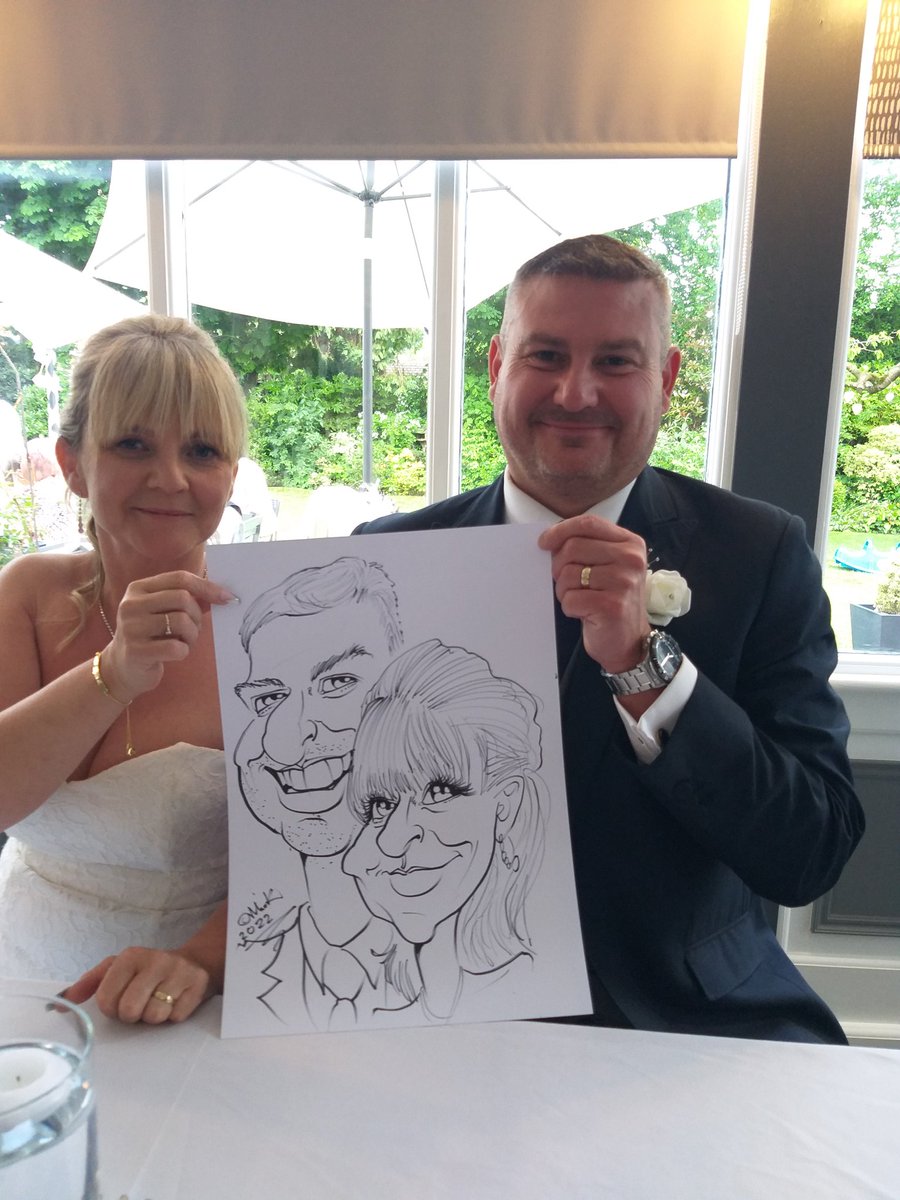 I had a fantastic gig last night working at Lindsay and Gavins wedding reception at Dimplewell Lodge near Wakefield..
Heres a few pics i managed to take..