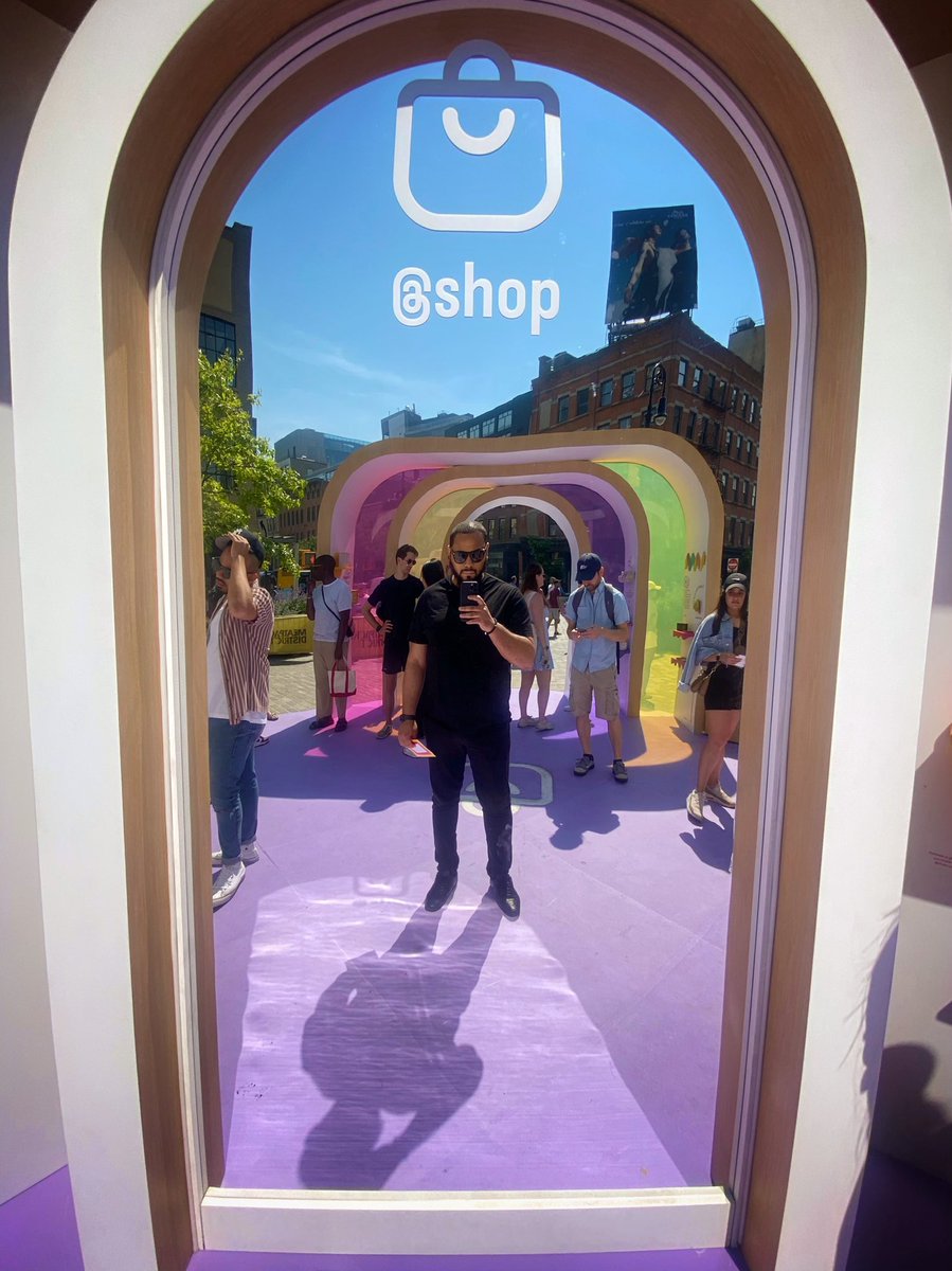 RobAurelius's tweet photo. Stopped by @instagram’s Shop pop-up boutique at the Chelsea Triangle in the @MeatpackingNY yesterday. It was a lovely setup. 💗
#nyc #instagramshop #igshop #popupshop #boutique https://t.co/Z1NbeJMNWA
