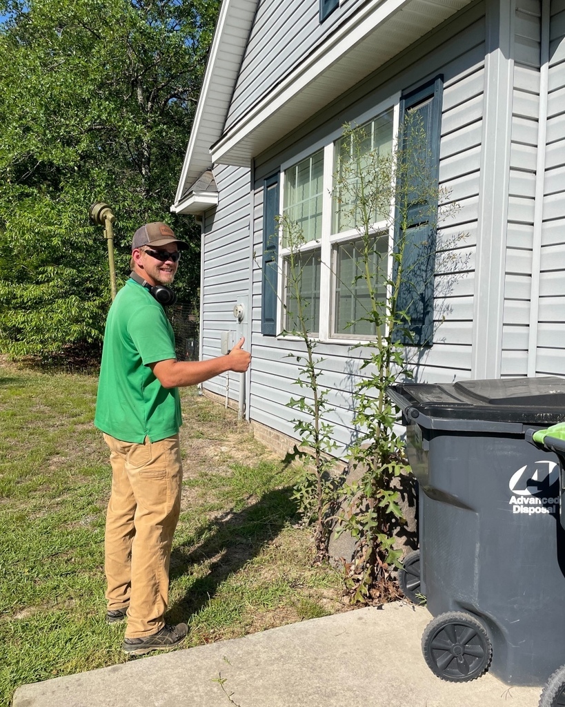 This new customer's weeds are so big they need a separate quote for removal. How much you charging?

#Lawncare #Lawncarelife #Lawnmaintenance #Landscaping #Lawngoals #lawnlife #Landscaper #Lawncarecommunity #mowers #maintenance #landscapingbusiness instagr.am/p/Cd3AuxIMF65/