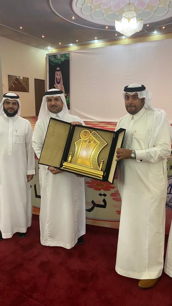 BahaUniversity's tweet photo. #تغطية | #جامعة_الباحة | 
أقامت كلية العلوم والآداب بالمندق الحفل الختامي للأنشطة الطلابية للعام الجامعي 1442-1443هـ تضمنه تكريم المشاركين من الطلاب واعضاء هيئة التدريس في برامج الأنشطة الطلابية بحضور سعادة عميد الكلية ووكلاء الكلية وعدد من أعضاء هيئة التدريس والطلاب. https://t.co/ONLA2yajab