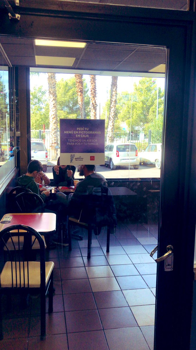 El local de <a href="/McDonalds_Ar/">McDonalds_Ar ⭐⭐⭐</a> de <a href="/Palmares_Mall/">Palmares Mall</a> cuenta con un espacio azul para la visita de personas con TEA (trastorno del espectro autista) y sus familias #inclusión