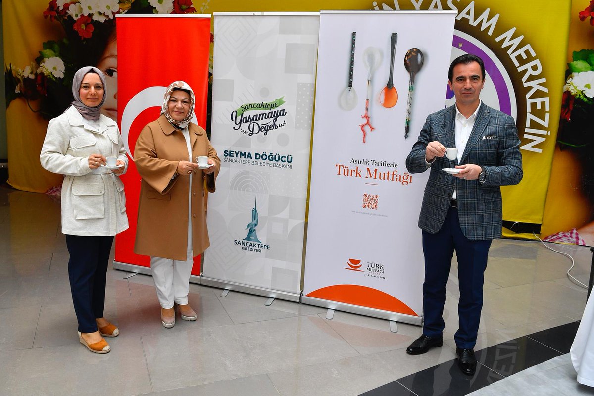 21-27 Mayıs #TürkMutfağıHaftası

<a href="/iktm34/">İstanbul İl Kültür ve Turizm Müdürlüğü</a> ve <a href="/SancaktepeBeltr/">Sancaktepe Belediyesi 🇹🇷</a> iş birliğiyle, Türk Mutfak Kültüründe İstanbul’dan İki Unsur; “Türk Kahvesi Kültürü ve Geleneği - Ramazan Pidesi” konulu bir panel düzenlendi.

Panele, Kaymakam Ahmet Karakaya ve Belediye Başkanı Şeyma Döğücü katıldı.