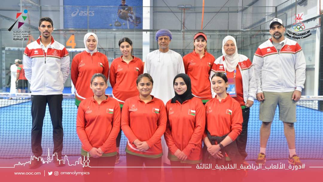 OmanOlympics's tweet photo. 📸| خالد بن محمد الزبير رئيس #اللجنة_الأولمبية_العُمانية يزور تدريبات منتخبنا الوطني للبادل برفقة الأمين العام طه بن سليمان الكشري، وذلك بمجمع #الكويت للبادل.

#دورة_الألعاب_الرياضية_الخليجية_الثالثة https://t.co/ZjYhddZ0Z6