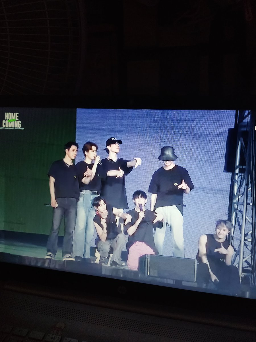 Furn_Got7's tweet photo. เป็นครั้งแรกในชีวิตของฉันที่ได้ดูคอนเสิร์ตวงที่ฉันรัก ในวัย 15 ปี เป็นวันที่มีความสุขมากกกกก ขอบคุณนะคะ^^ 💚🐣
ดูความน่ารักของ Got7 สิ 🥰🥰
💚💚💚💚💚💚💚
#GOT7_HomecomingDay2 https://t.co/bphuUWanS8