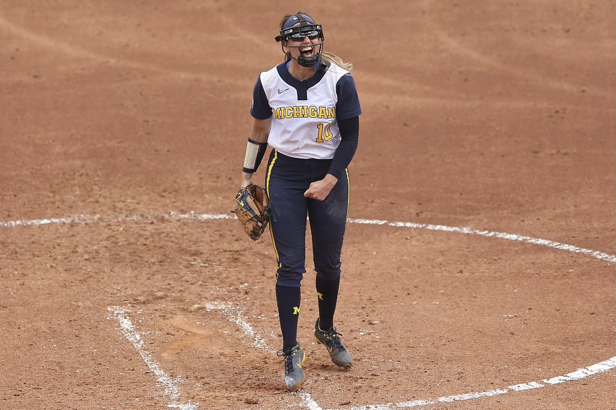 umichsoftball's tweet photo. Fire up for a new day! One pitch, one inning at a time. 

We’ll will face the winner of SDSU/Villanova at 11:30. #NCAASoftball #GoBlue https://t.co/QGDPu1UBn0