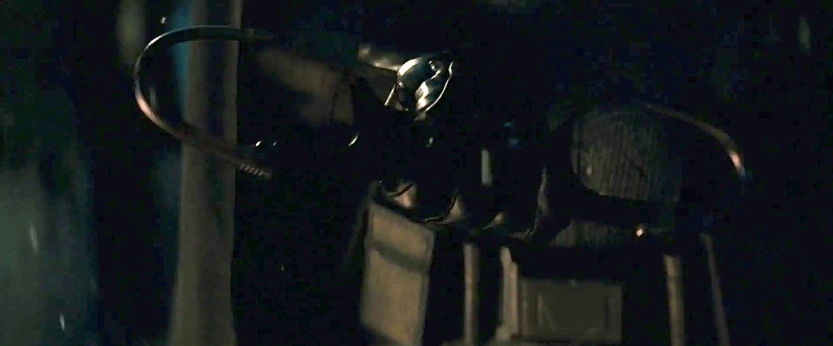 theeSNYDERVERSE's tweet photo. Batfleck’s character arc told through his treatment of criminals https://t.co/G6CEJVpFEj
