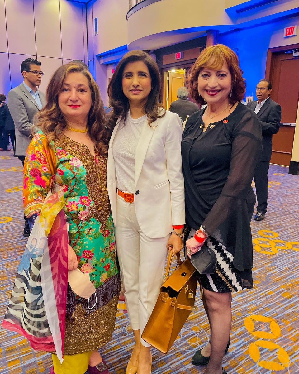 cmusarat's tweet photo. Big energy for Patrick Brown in Brampton tonight with Senator  
VIctor Oh, Senator Asha Seth and Senator Salma Attaullah Jan. @CPC_HQ @patrickbrownont @SenatorSalma https://t.co/uvnjF1twHO