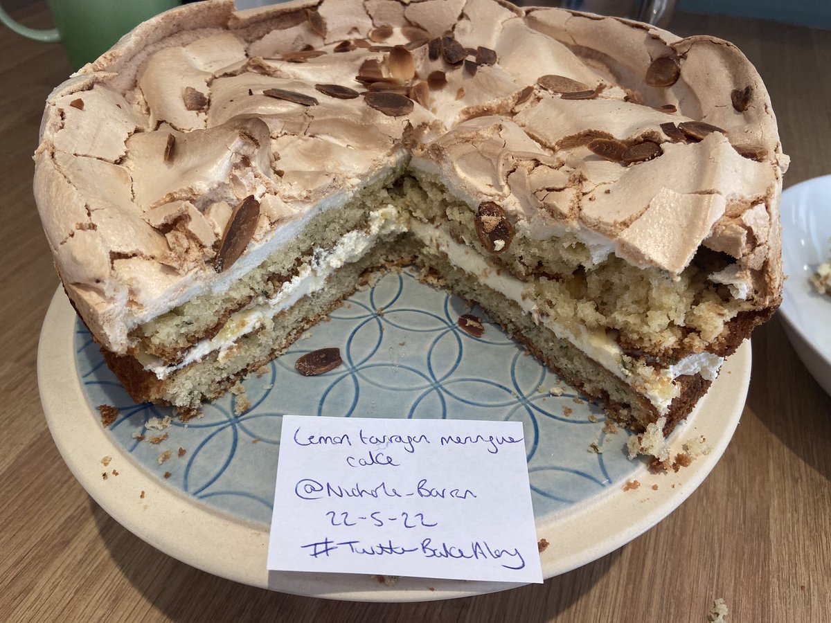 Sometimes it helps to read a recipe more than once! Accidentally misread the oven temps for the sponges and they’ve over cooked 😞 Here’s a lemon tarragon meringue cake from @bakedbybenji. It does taste nice though! Recipe on @Ocado #twitterbakealong @thebakingnanna1 @Rob_C_Allen