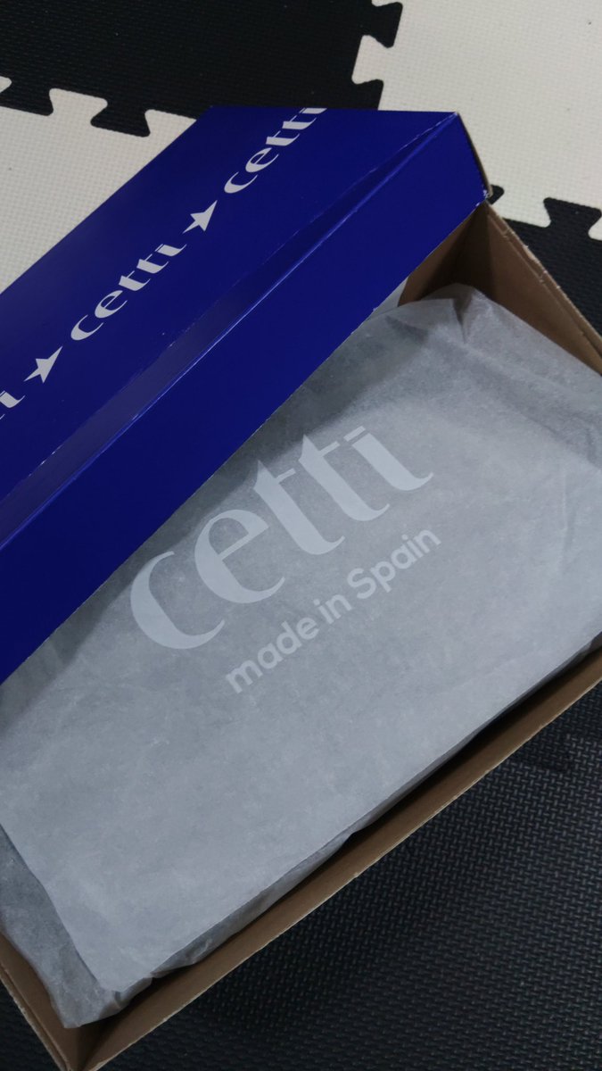S_104masamune's tweet photo. シューズ購入✨包み込まれるような感覚でインソールも良すぎる🤩
#スニーカー
#cetti https://t.co/W8wRscvH9m