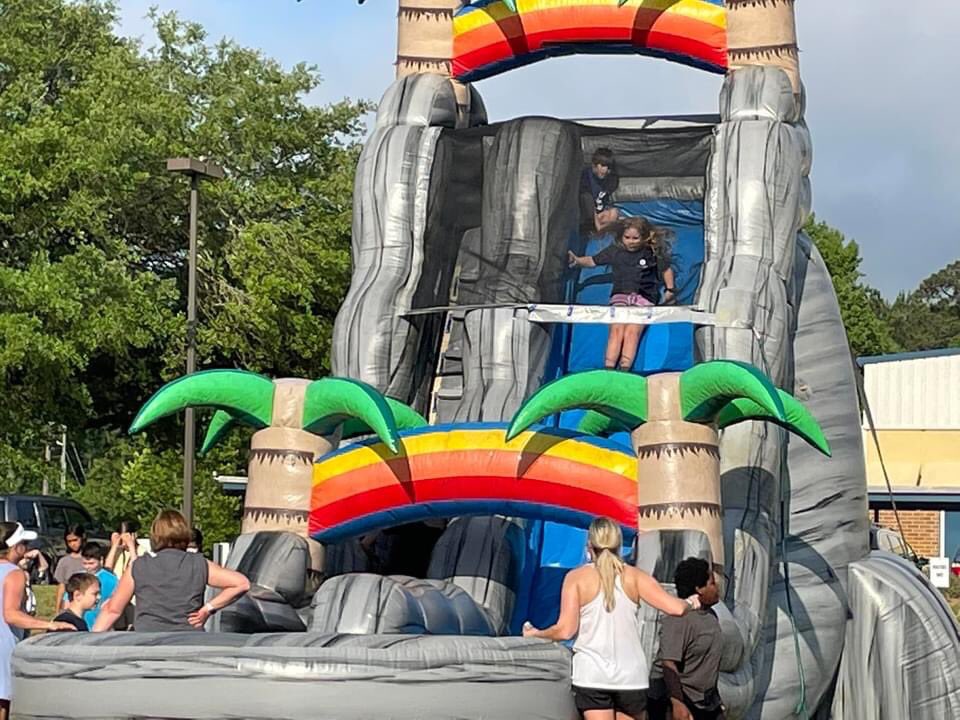 SpringdaleMacon's tweet photo. Today we celebrated ALL children and ALL adults for our achievement and/or growth towards meeting our school’s Wildly Important Goals. Today was a great day. #SpringdaleIsaLighthouseSchool #WIGCelebration #SpringdaLEADS #SpringdaleMAGIC https://t.co/XmDTpnvodl