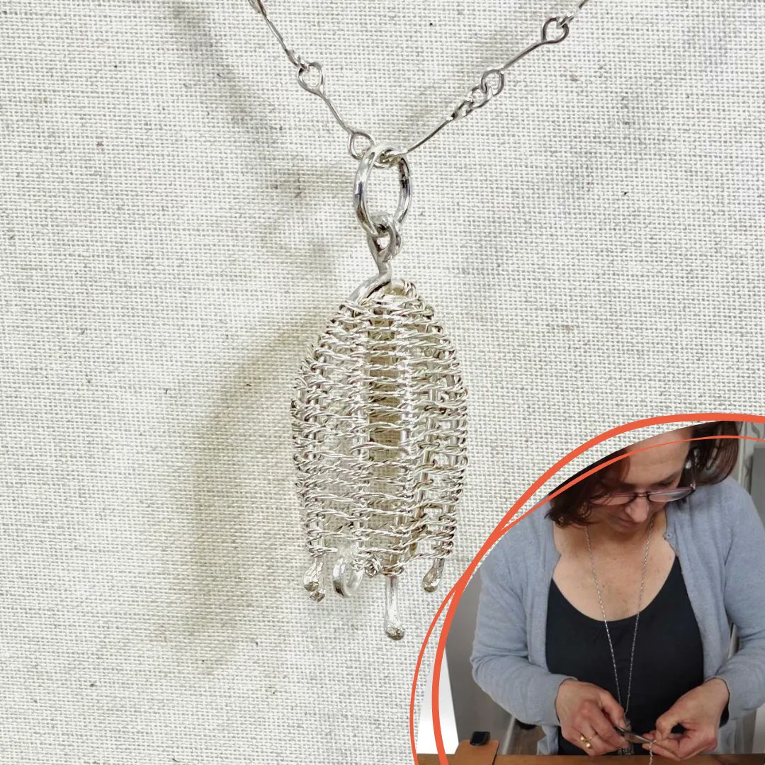 Julia Stockwell-Hamid <a href="/juliastockwellh/">jsh designs uk</a> is a #jewellerymaker &amp; #painter near #TunbridgeWells. Julia says 'I am a fine artist &amp; an independent jewellery designer &amp; maker. I use precious metals in my jewellery &amp; also incorporate them into my paintings'.

seos-art.org/julia-stockwel…