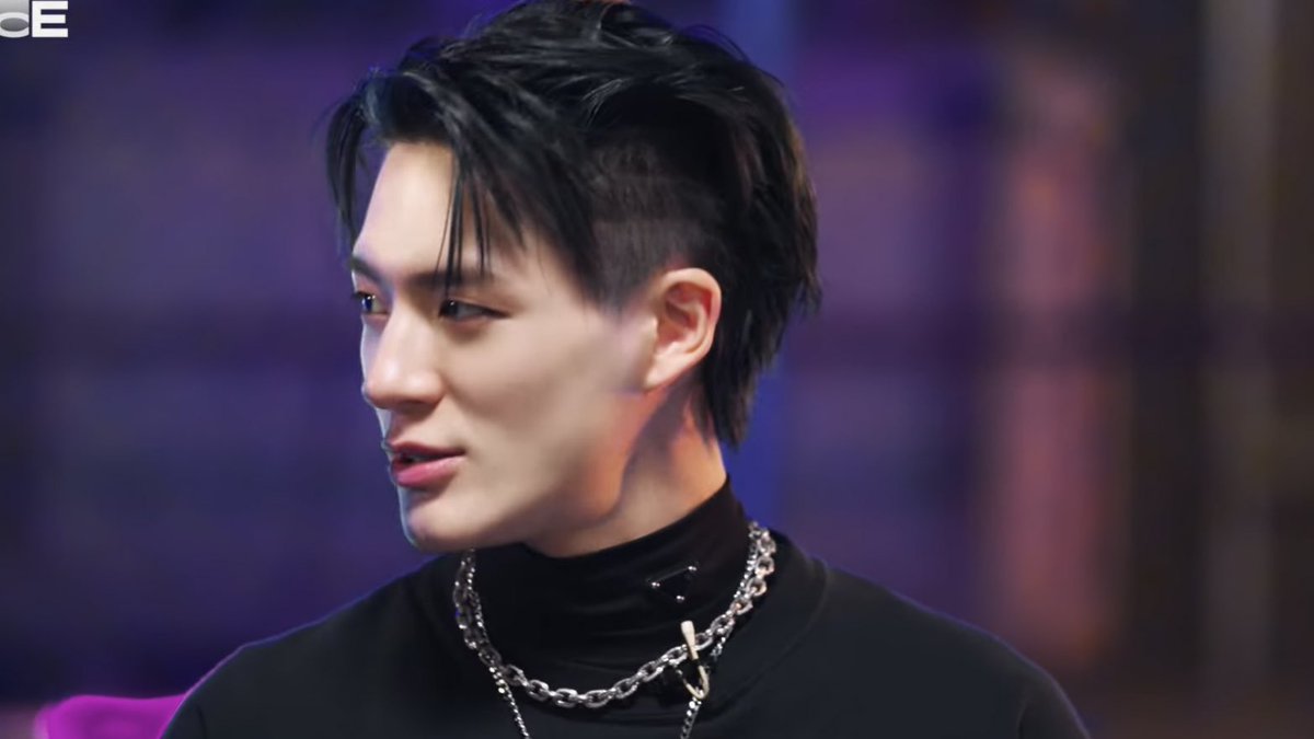 FILESLJN's tweet photo. #제노 🖤 https://t.co/vudRTrpJXv