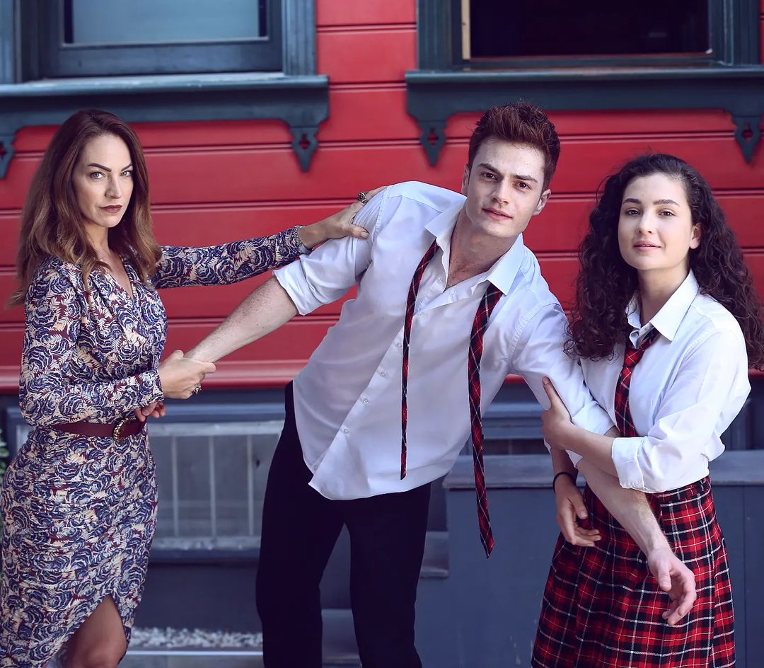 — 📸 Ferhatsirinn via Instagram 🧡

#RecepUsta • #MelisMinkari • #AyBer  • #AsliMavitan