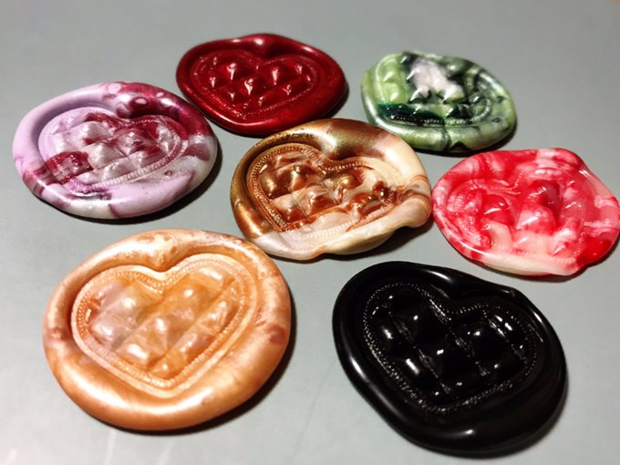 普通のもやった!
このスタンプヘッドのぷっくり感めちゃくちゃかわいい…♡
どうしても色混ぜたくなるけど半立体デザインは単色が一番可愛くなるね… 