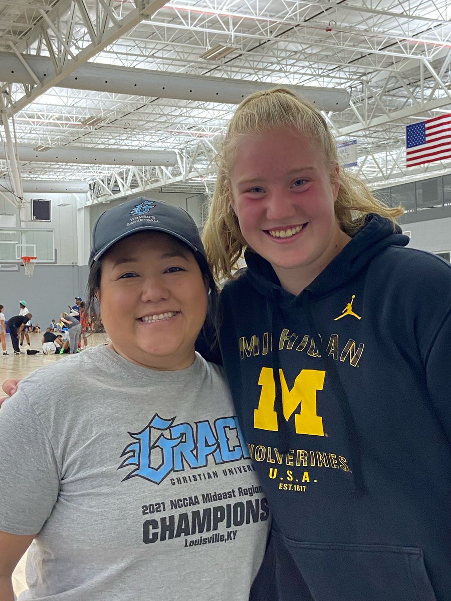 AubreeMeyer2024's tweet photo. I’m excited to receive my first offer from @GraceWBBall . I want to give a special thanks to @theAshfXctor &amp; the staff #GoTigers                             @hartlandbball @HYPELADYHOOPERS https://t.co/oFf1x48S9D