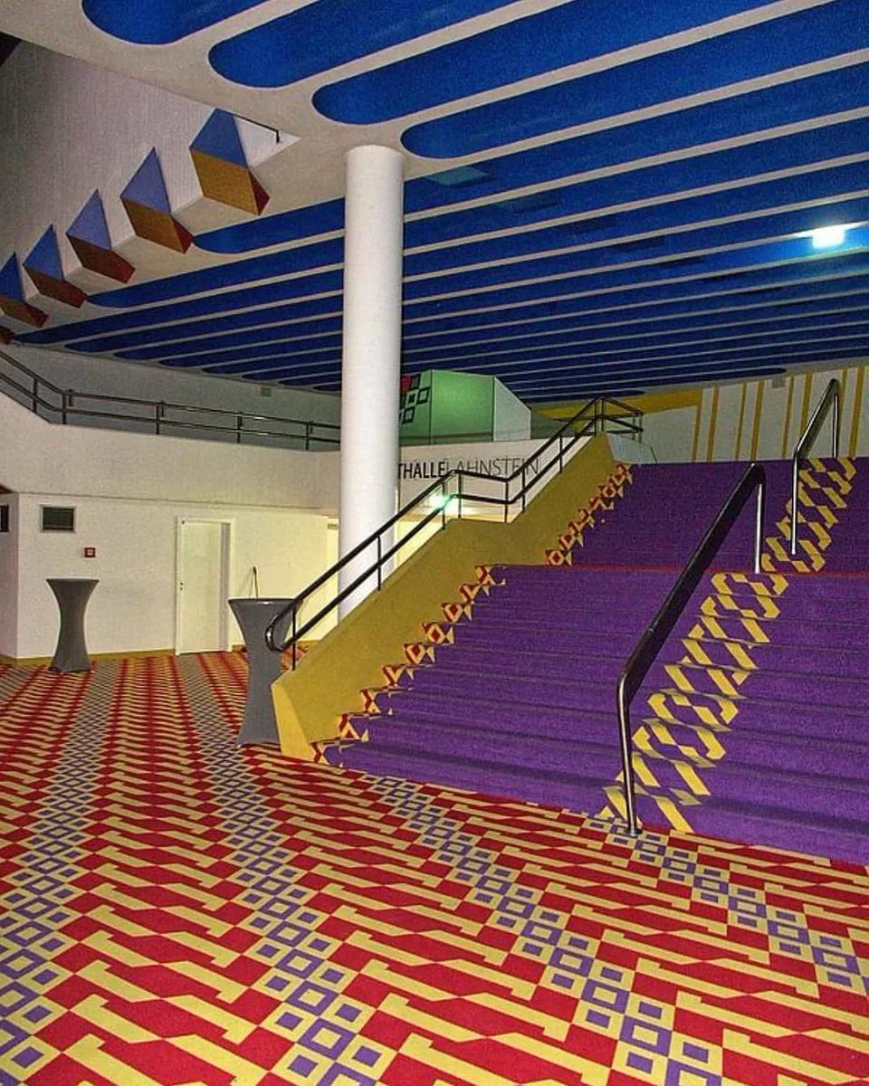 dazzammm's tweet image. Some designers need to think about #VisualStress when designing an interior