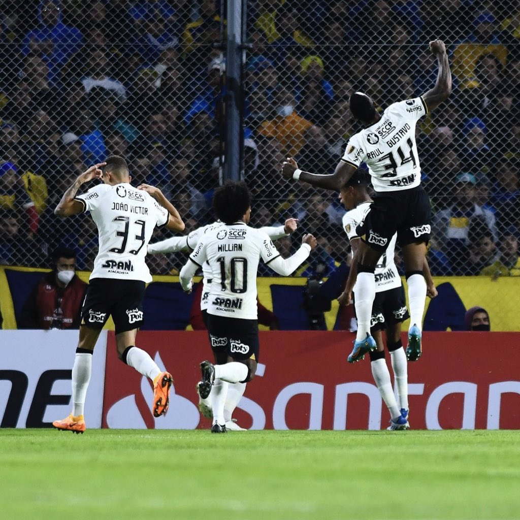 karemsmithx's tweet photo. hojeee tem corinthians e nada mais importa🦅⚫️⚪️ https://t.co/ceQHgGBIlf