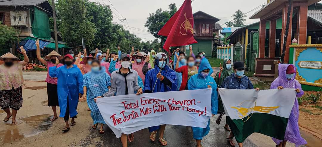 bloodmoney22222's tweet photo. We urge @TotalEnergies &amp; @Chevron @PPouyanne @TIAA to stop bankrolling the junta and to adopt a policy of not doing business with complicit in crimes against humanity, other mass atrocites and genocidal junta. #Total_StopSponsoringJunta #Chevron_StopSponsoringJunta https://t.co/9Bq5E02ohU