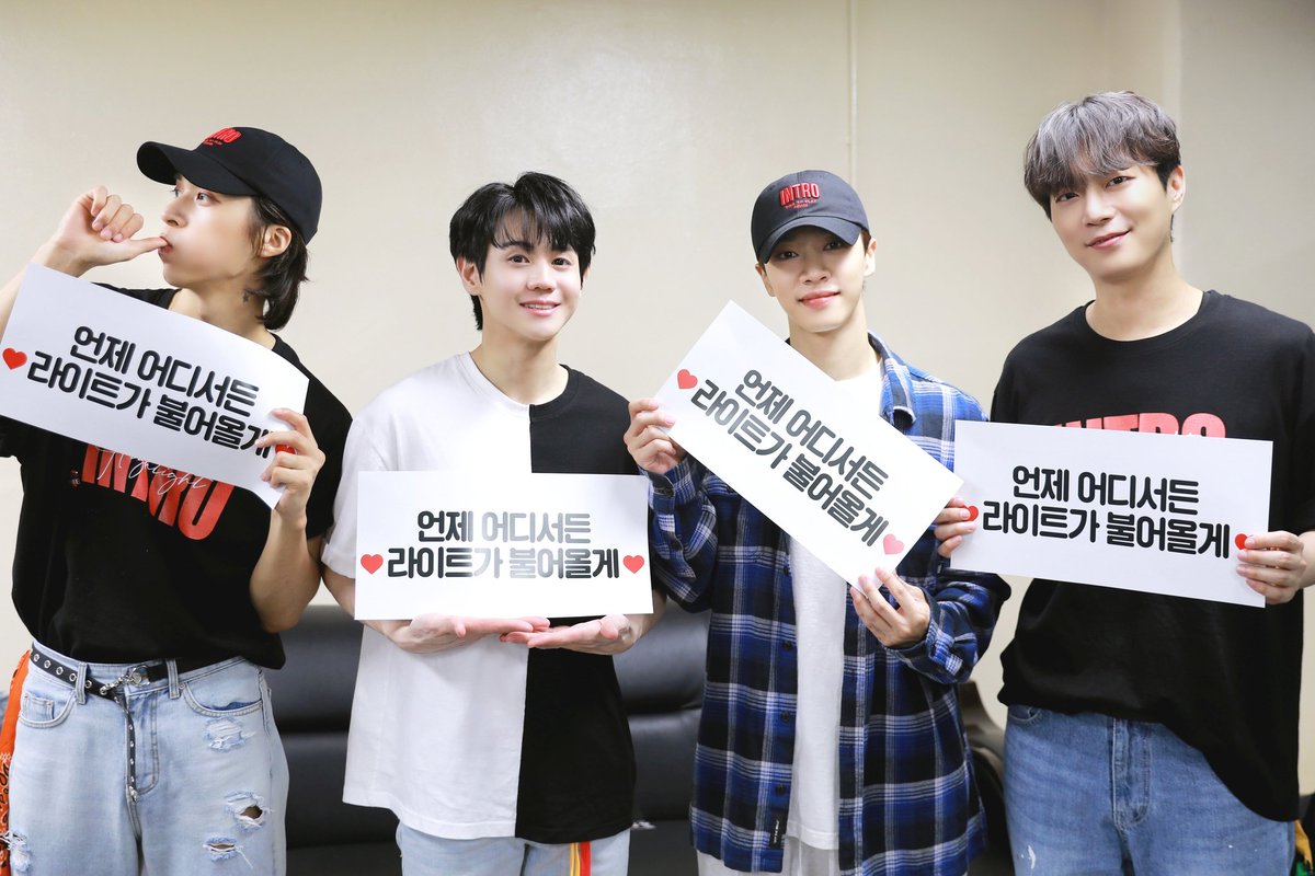 kwangdis's tweet photo. I LOVE THESE GROUPS 
I JUST WANNA SAY THANK YOU. 
THANK YOU FOR MADE MY DAY BETTER THROUGH UR MUSIC AND UR CONTENT. THANK YOU FOR TAUGHT ME HOW IS BEING NICE AS A FAN. I LOVE U GUYS ❤️
.
.
#HIGHLIGHT #Light #highlightintro
#Straykids #Stay  #StrayKids_2ndWorldTour_MANIAC https://t.co/5jw7DPgweD