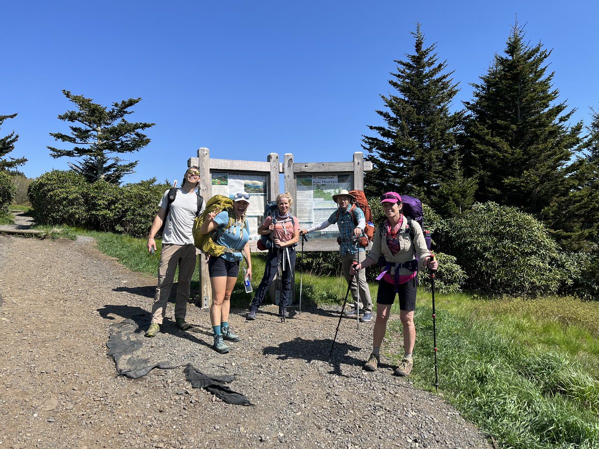 SwimOutDaily's tweet photo. Bucket list β
: First self supported #AppalachianTrail section hike complete #RoanMountain #CarversGap https://t.co/tuQoDMBEQi