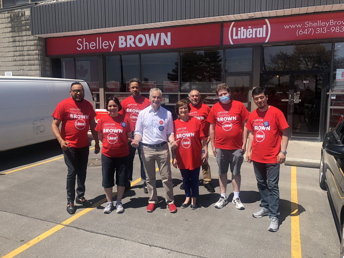 Salma_RK3's tweet image. Having a great time #volunteering for #TeamShelley this weekend meeting some amazing people.  Come on out to @shelleybrownyc and canvass #YorkCentre.  #OntLib #OntarioVotes #onpoli