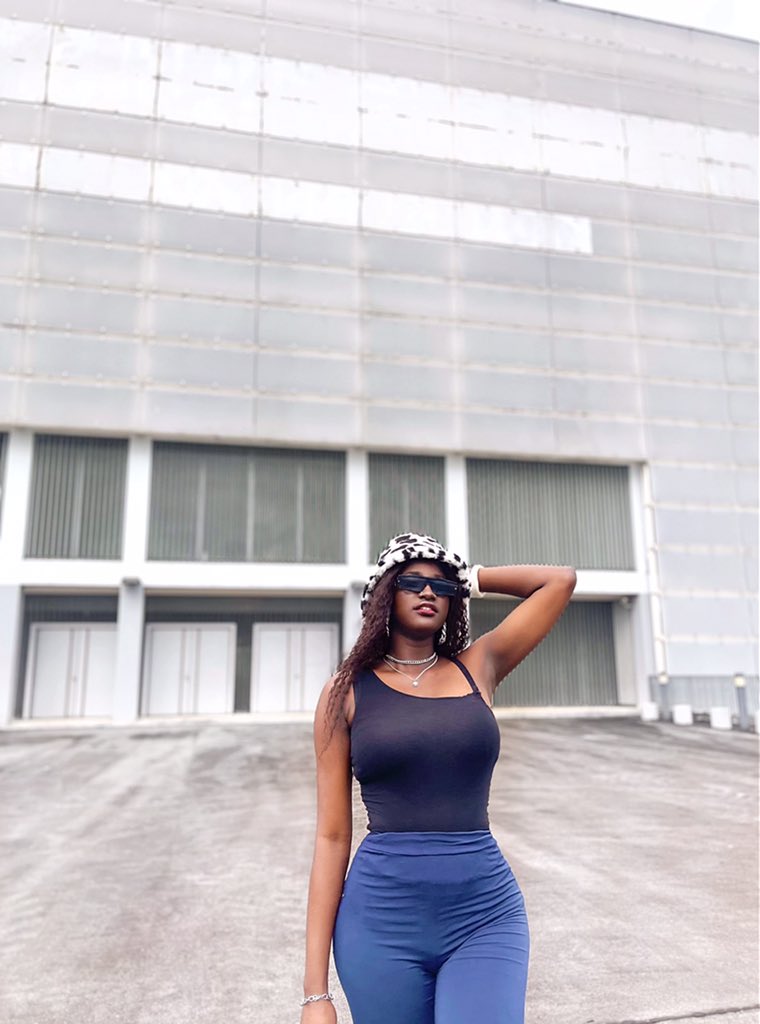 Queen Eddie 🖤👑 tweet media