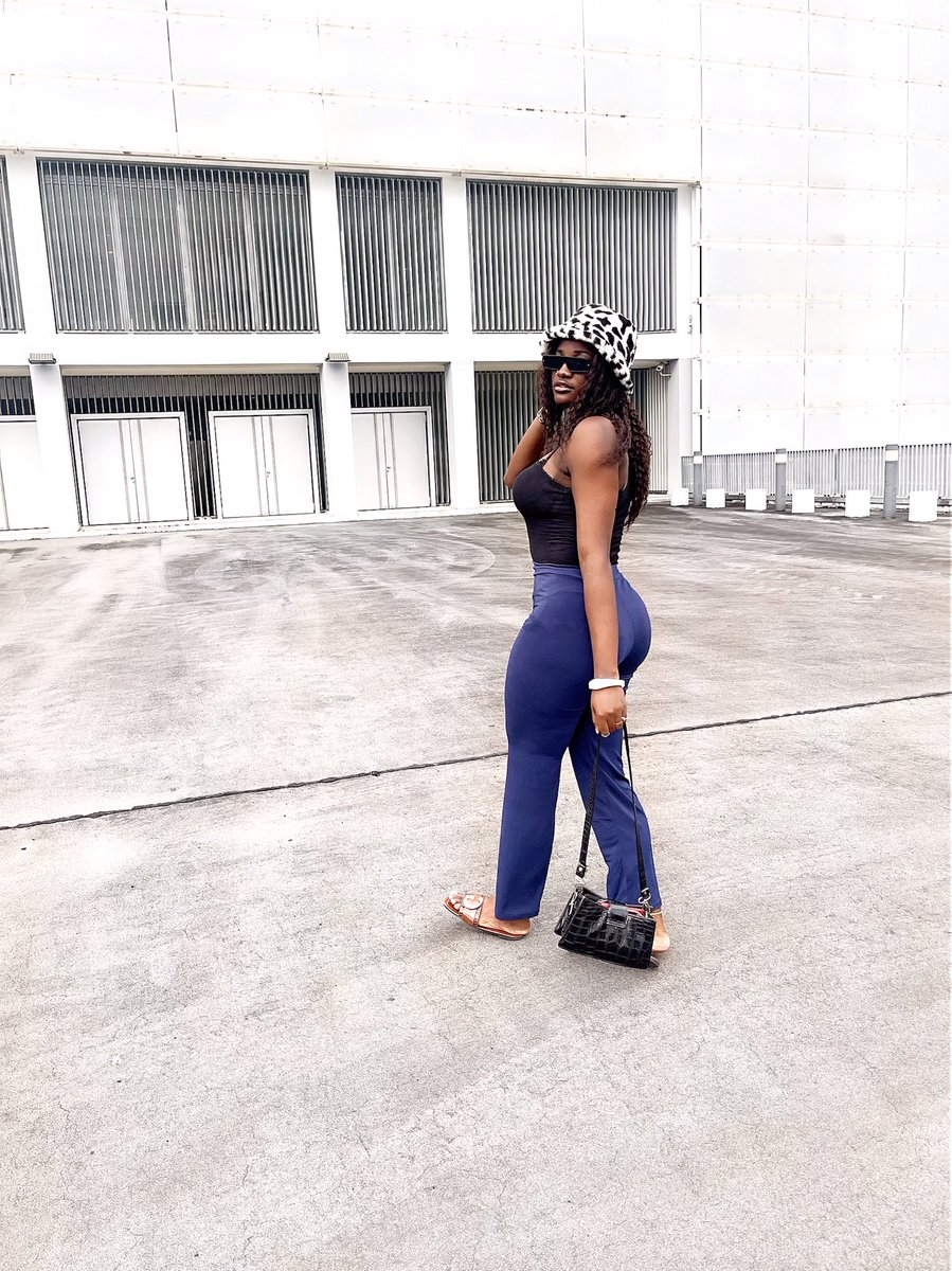 Queen Eddie 🖤👑 tweet media