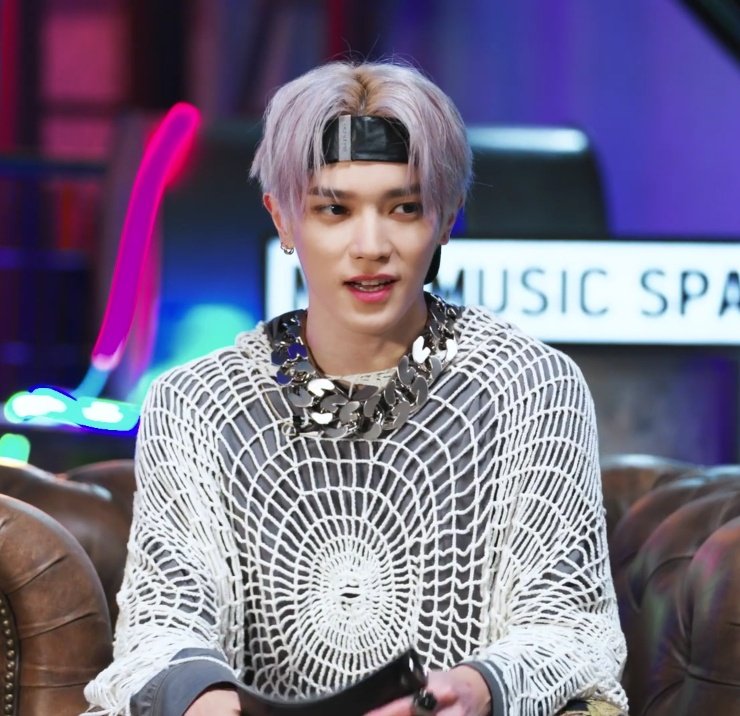 LOOKSTY's tweet photo. #TAEYONG Music Space https://t.co/0ABbKXR4wt