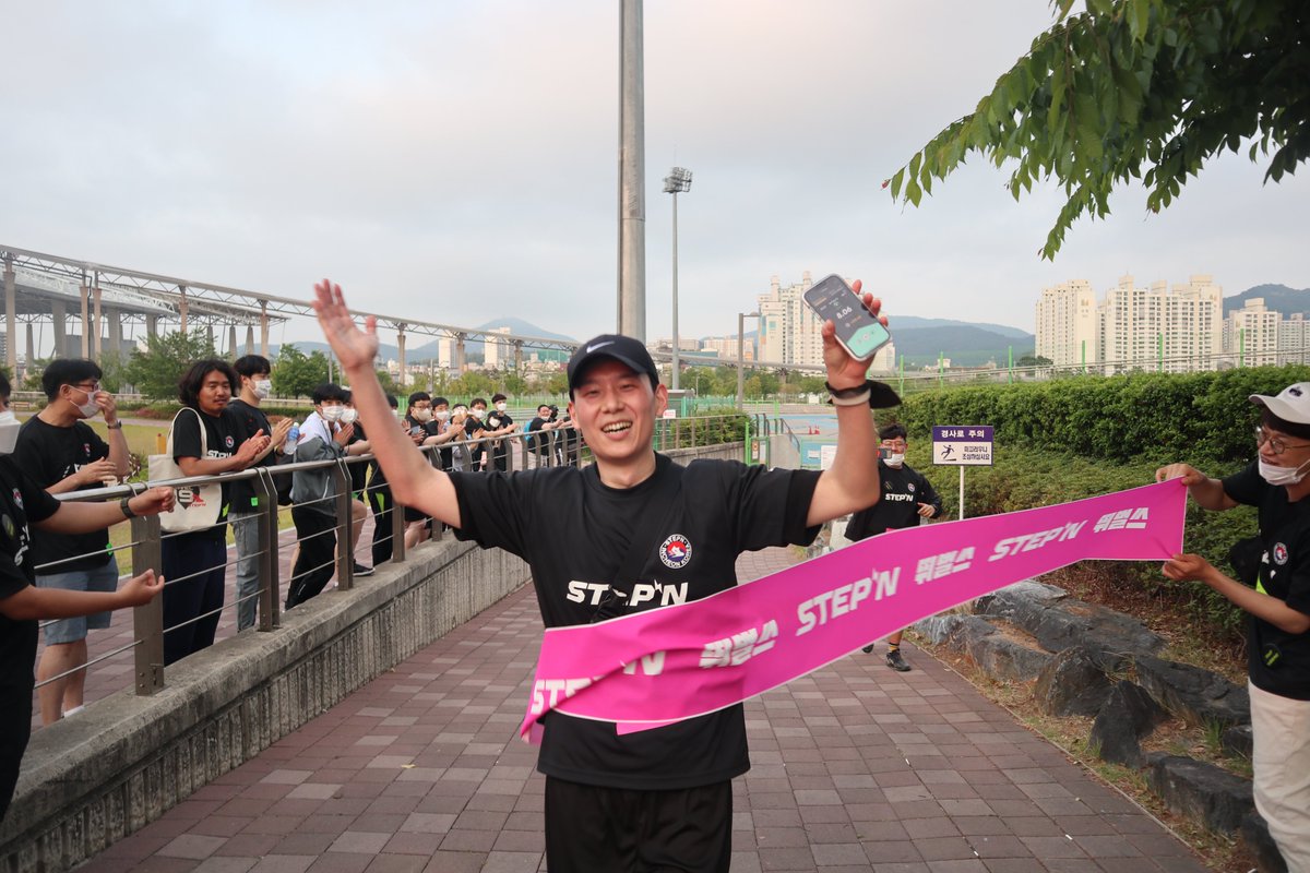 STEPN_KR's tweet photo. #STEPN #STEPN_KR #NFT #SOLNA #MOVE2EARN #STEPNmeetup 

1st STEPN Korean Meetup on 21May2022! 🌞
- In this offline event, 10 energies were used for Running, Jogging and Walking by dividing into 3 groups.
@Stepnofficial @Jerry10240 @yawn_rong @jason_stepn https://t.co/fDs2my4B2r