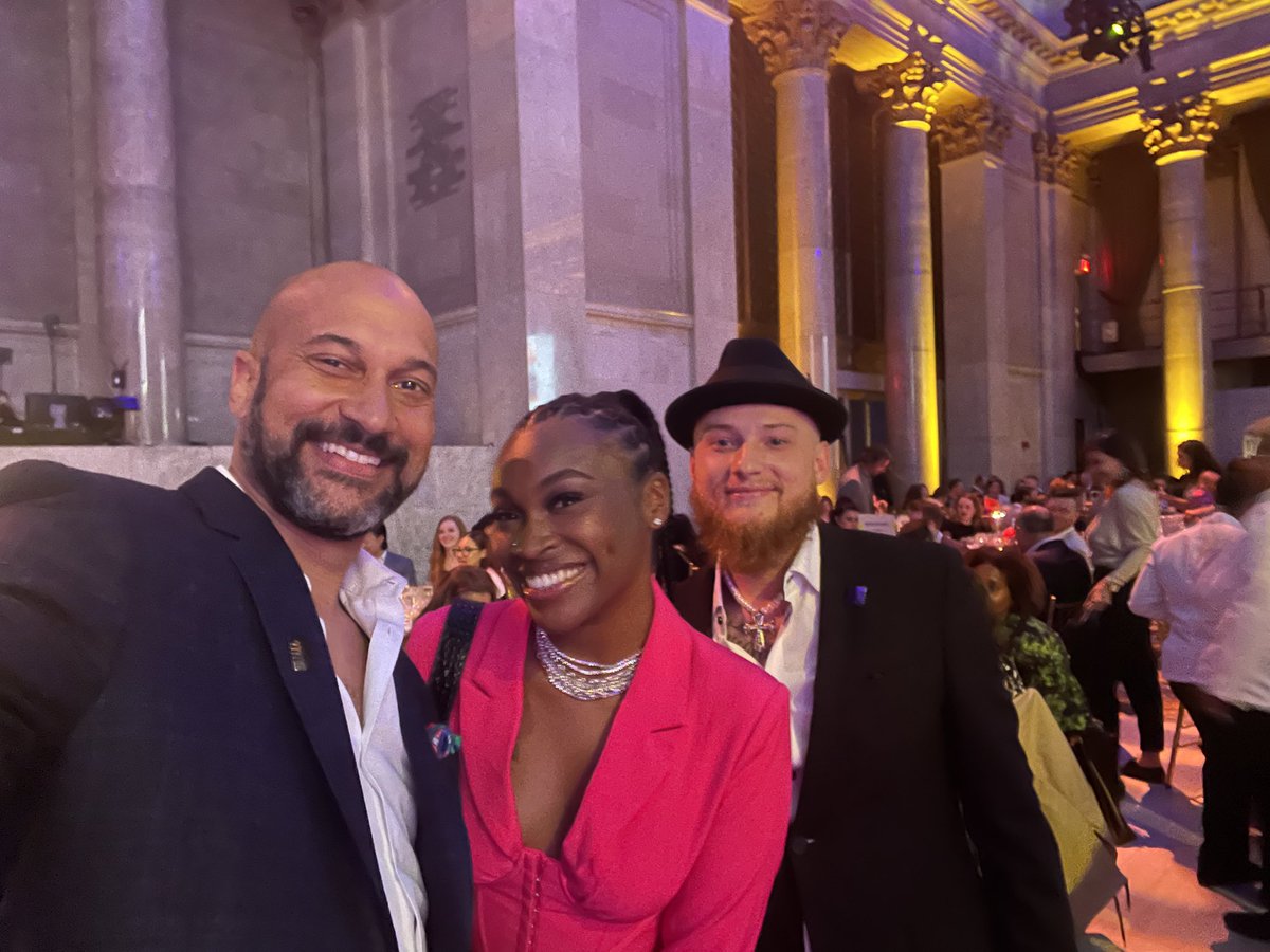 cloudkicker_89's tweet photo. #WebbyAwards2022 

#WalkWithMe by Monica G. Myrick 🚀 https://t.co/1l6HeTOsCB