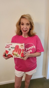 jbpick1's tweet image. Love Jonny Pops along with their inspiration sayings on sticks and getting this great tee shirt when I mailed my 25 sticks but there are other gifts to get:  hats, coolers.