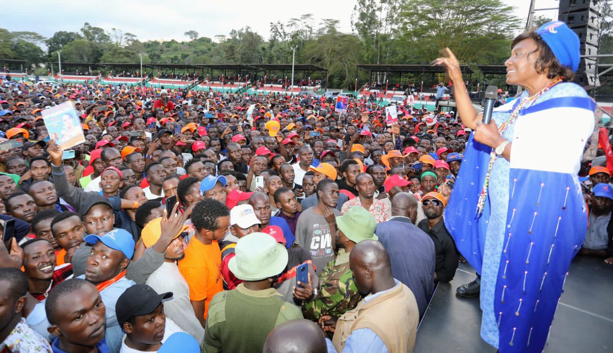 mamangilu's tweet photo. In Narok today, the MAA nation resoundingly spoke in one accord. It’s Baba @RailaOdinga and Azimio La Umoja all the way to the ballot. The dreams and aspirations of the Maasai community are best realized in a Baba na Mama @MarthaKarua government. INAWEZEKANA. https://t.co/Fmp1OSzvDM