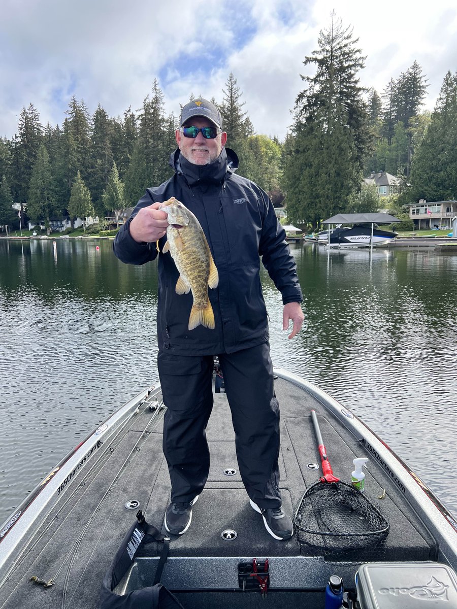 365Charters's tweet image. Finally a few days of sunshine. But we all k ow the rain will return. My choice of rain gear is AFTCO barricade jacket &amp;amp; bibs. #aftco